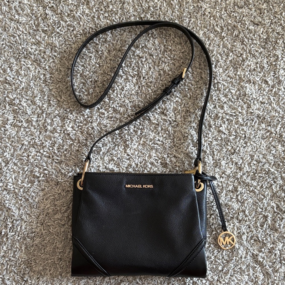 Michael Kors Elegant Black Crossbody Bag
